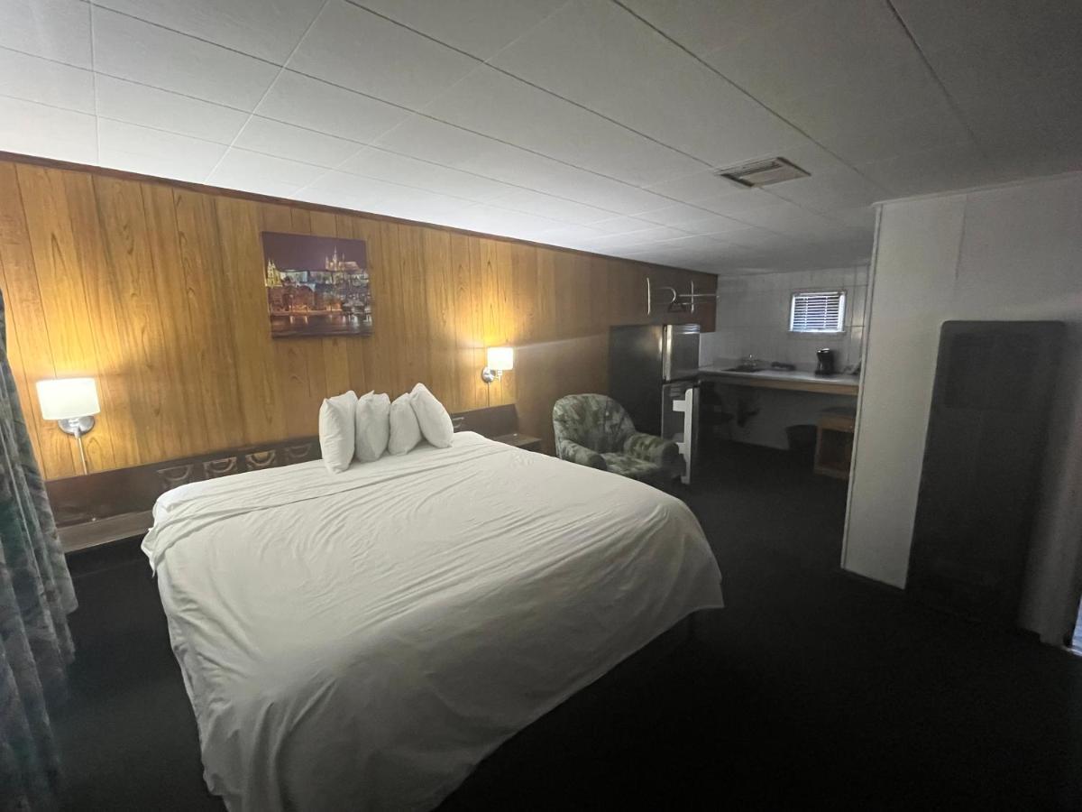 Robbie'S Motel Cache Creek Bagian luar foto