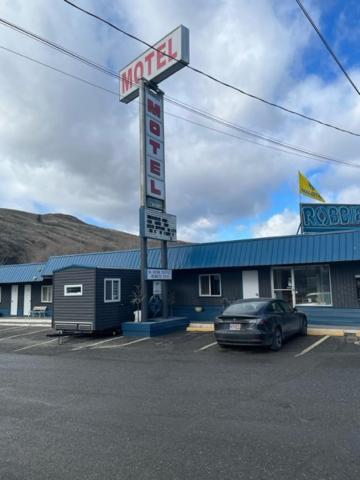 Robbie'S Motel Cache Creek Bagian luar foto