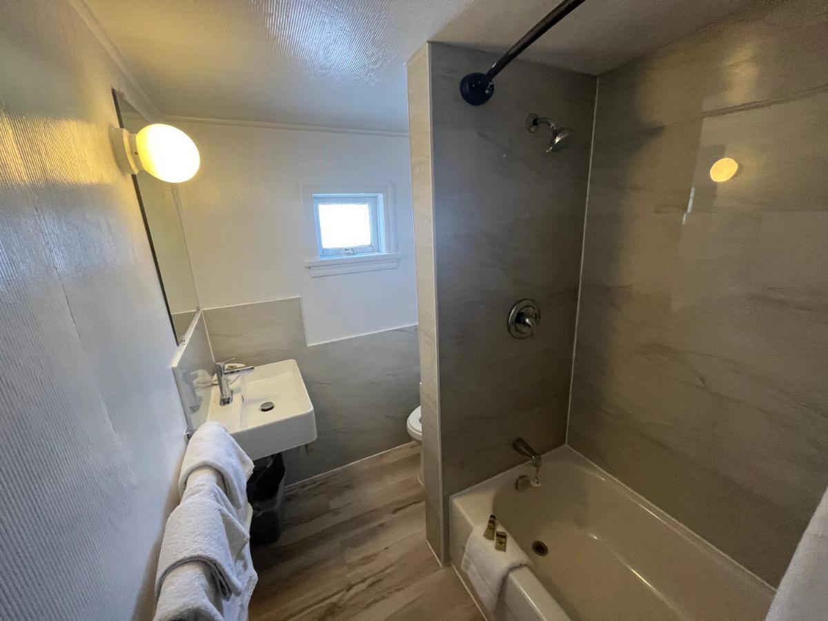 Robbie'S Motel Cache Creek Bagian luar foto