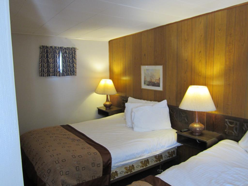 Robbie'S Motel Cache Creek Bagian luar foto