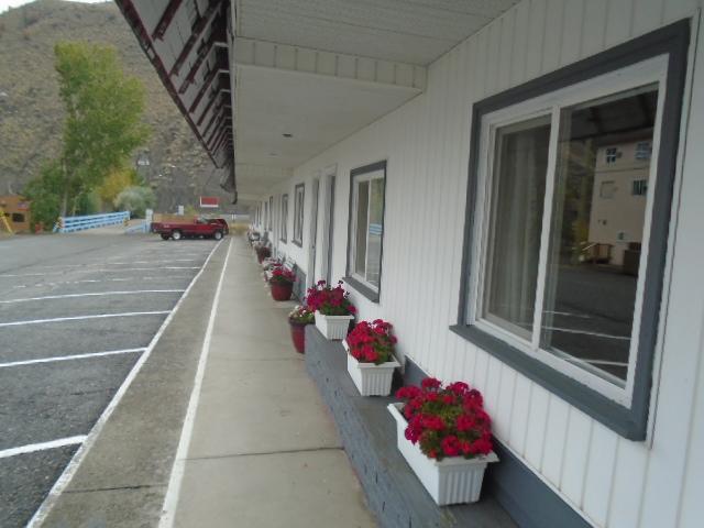 Robbie'S Motel Cache Creek Bagian luar foto