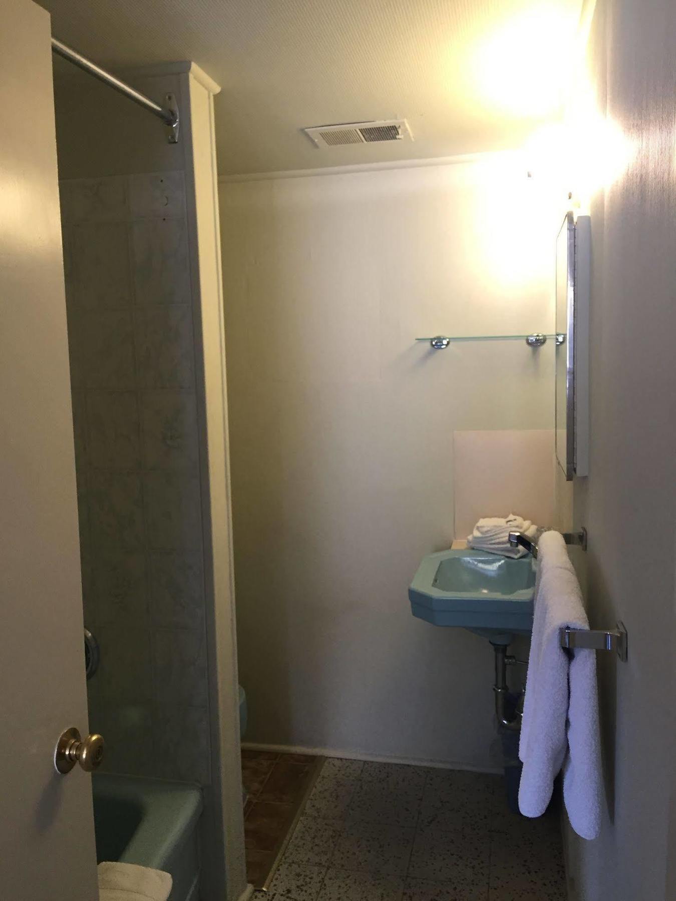 Robbie'S Motel Cache Creek Bagian luar foto