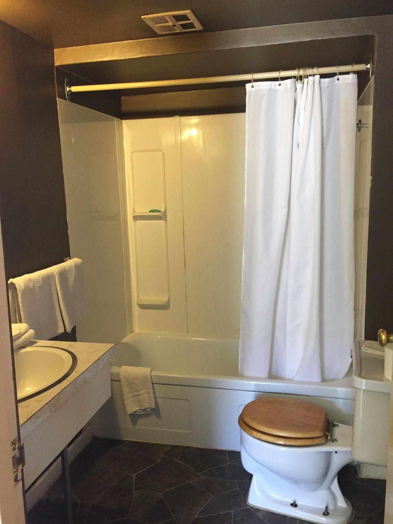Robbie'S Motel Cache Creek Bagian luar foto