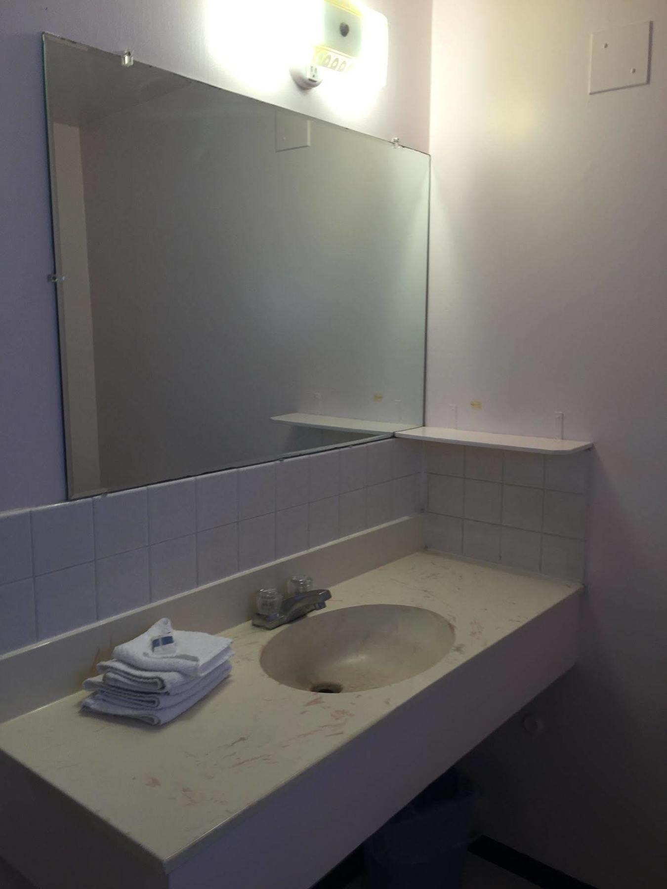 Robbie'S Motel Cache Creek Bagian luar foto